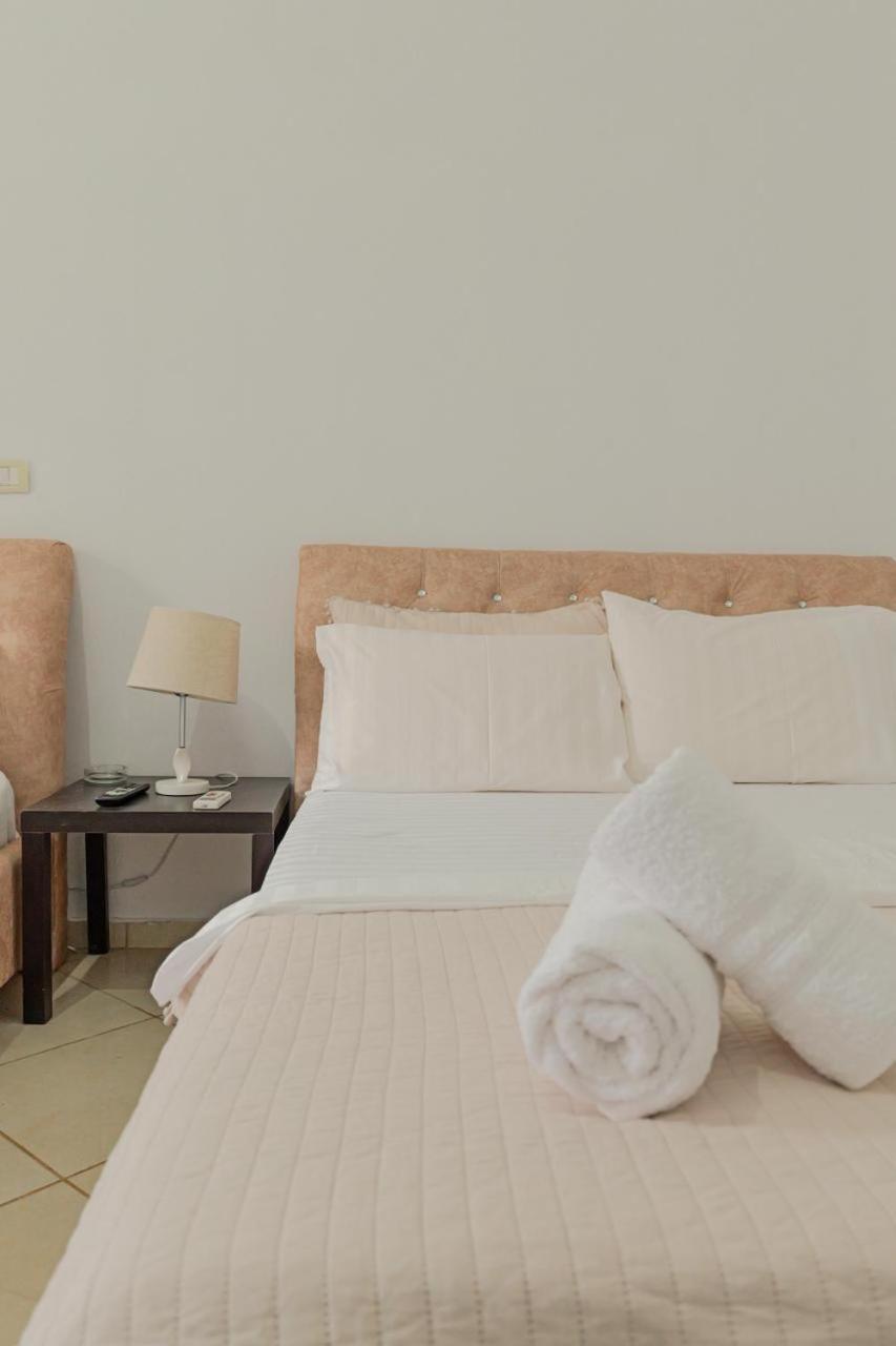 Sunflower Hotel קסאמיל מראה חיצוני תמונה